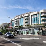 Superbe Studio Pour Congres Au Coeur De Cannes